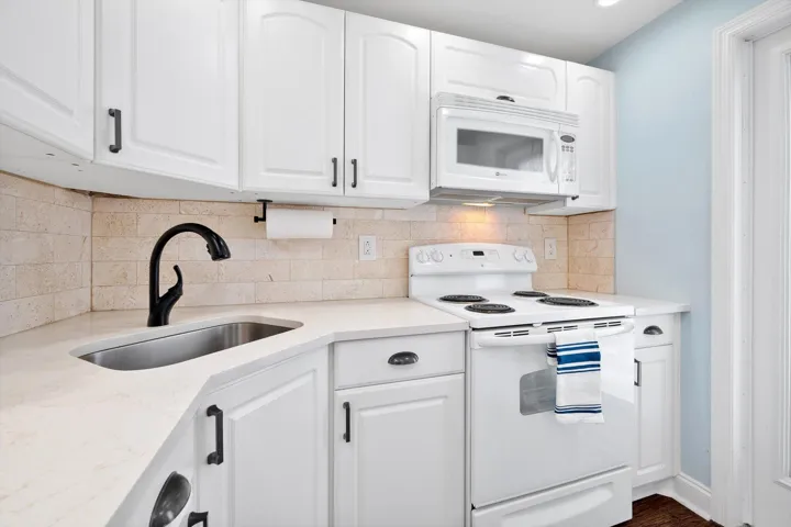 13-5171 W Oakland Park Blvd #204_013