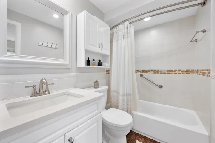 21-5171 W Oakland Park Blvd #204_021