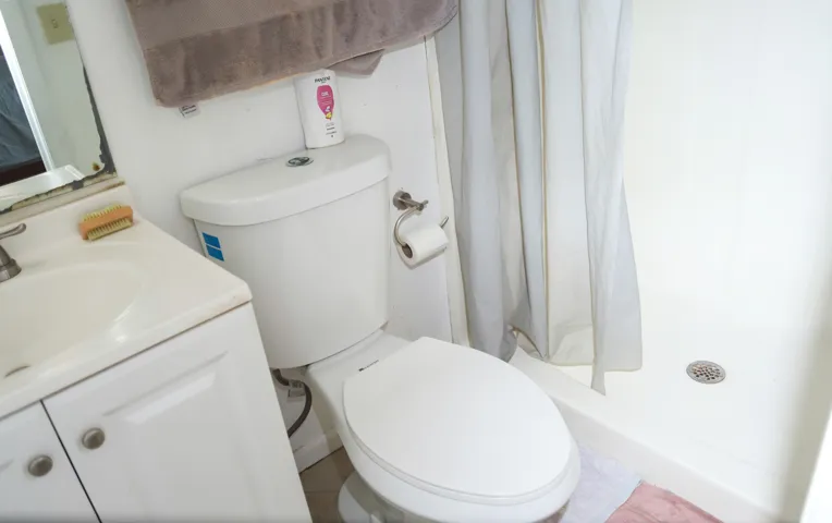 MASTER BATH V