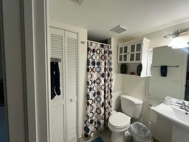 2nd Bathroom