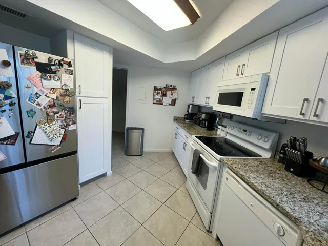 Kitchen 01