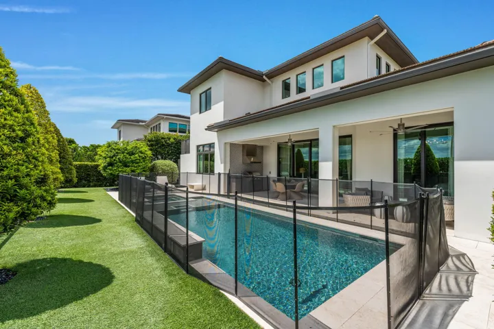 53-web-or-mls-A7407080