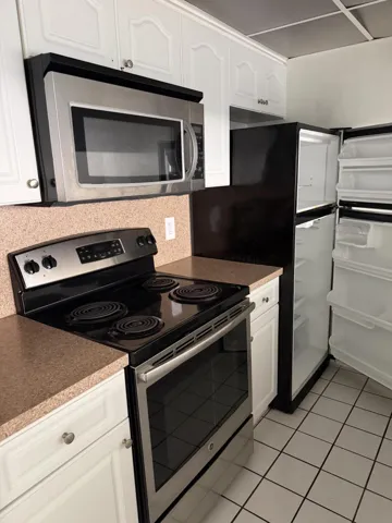 8160 Kitchen 1