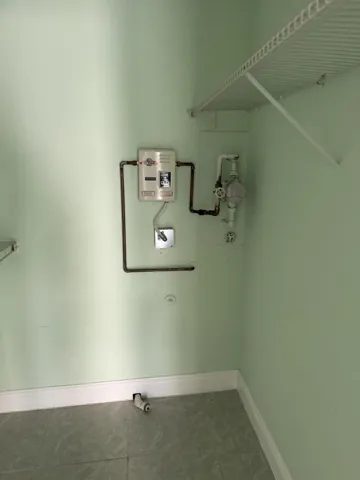 8160 Closet & Waterless Water Heater