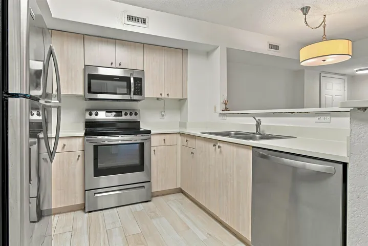 1801-NORTH-FLAGLER-DRIVE-603-33407-008