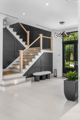 Entry / Stairs