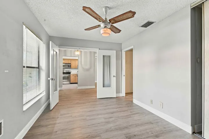 12_dining area