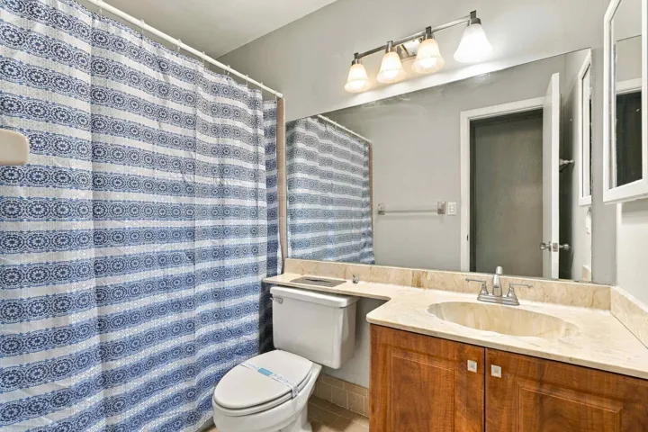 20_bathroom