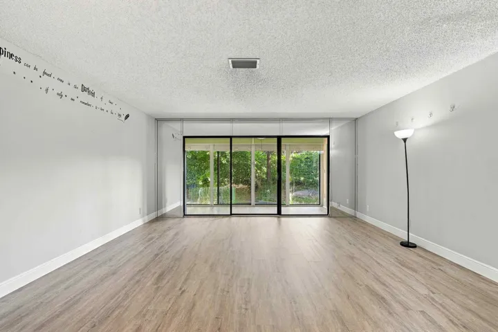 08_living room