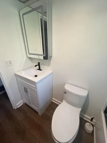 guest/2nd bathroom