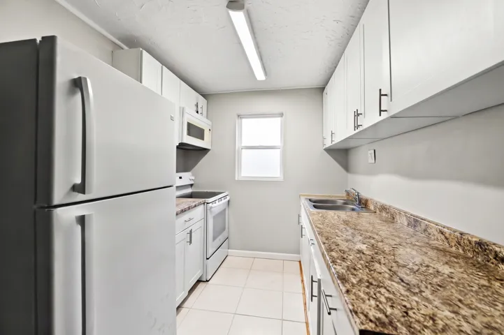 15 Kitchen 01