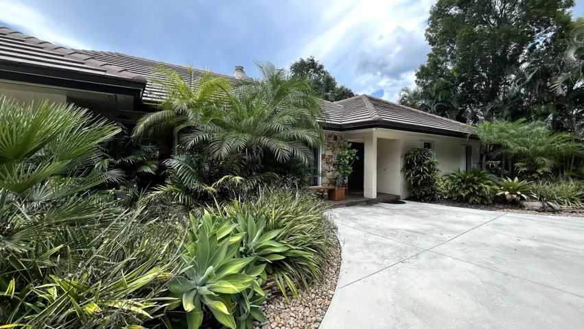 Front Exterior 3