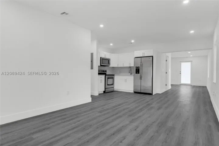 OPEN CONCEPT FLOOR PLAN