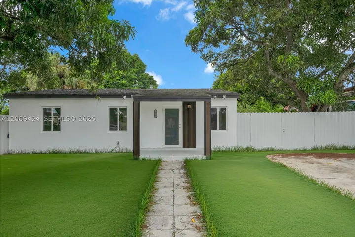 EXTERIOR FRONT 16400 NW 17 CT #1