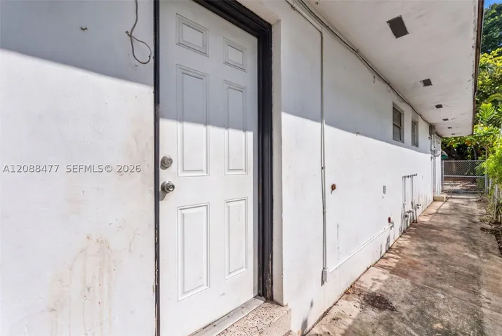 SIDE ENTRY