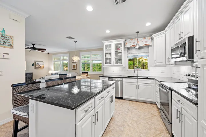 4673 Mediterranean Cir-11