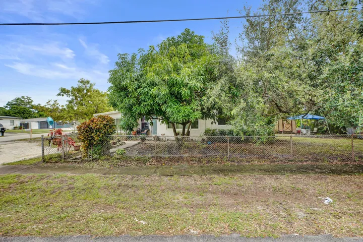 Large corner lot