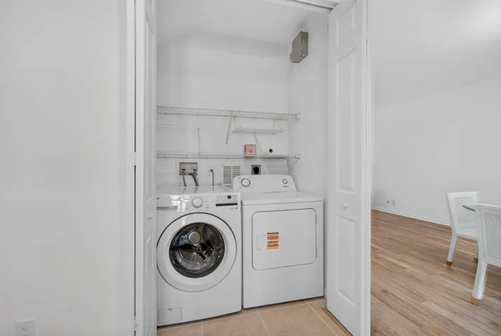 Washer/ Dryer Closet