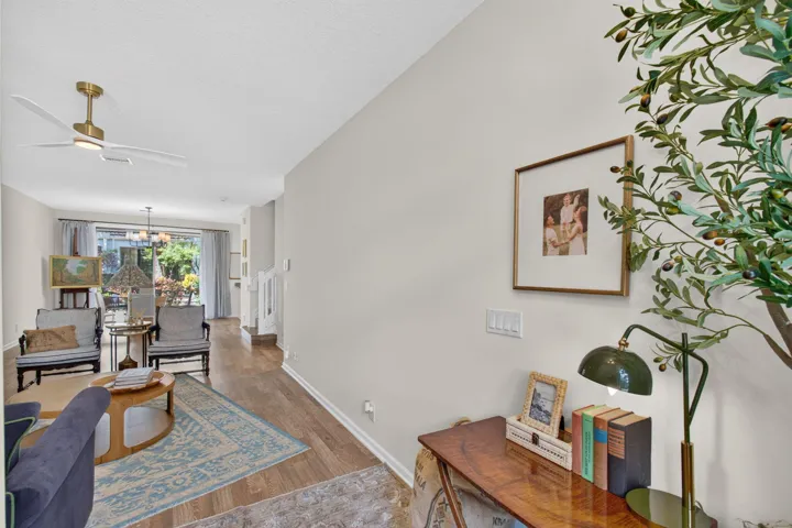Living / Dining Room Area