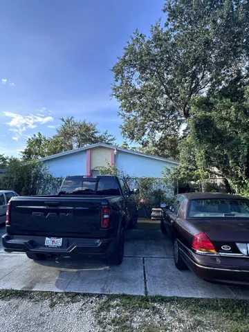 Front/Parking