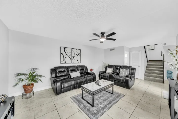 5 Living Area (2)