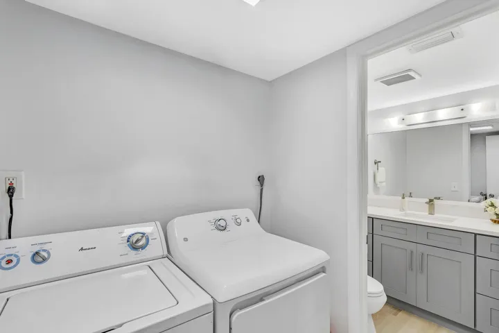 15 Primary Bathroom (2)