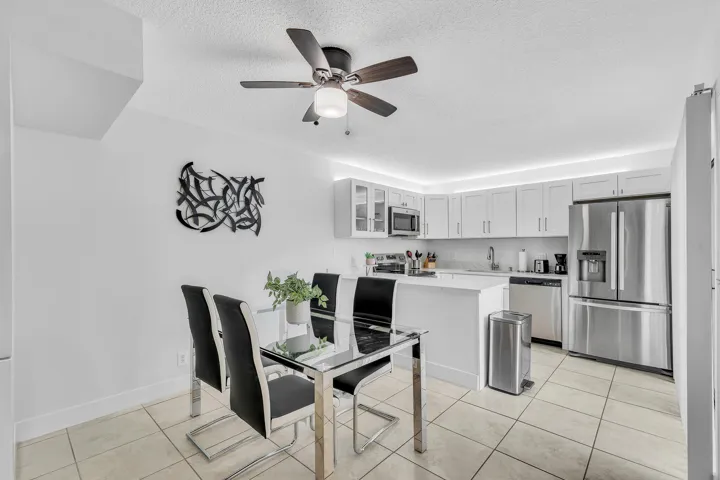 6 Dining Area (1)