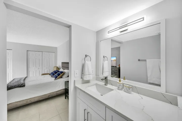 15 Primary Bathroom (3)