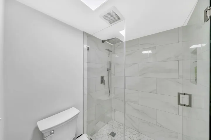 15 Primary Bathroom (2)