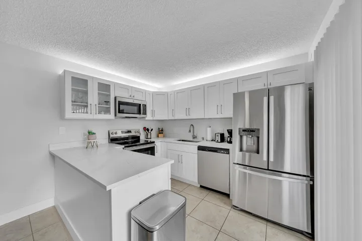7 Kitchen (3)