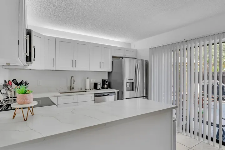7 Kitchen (2)