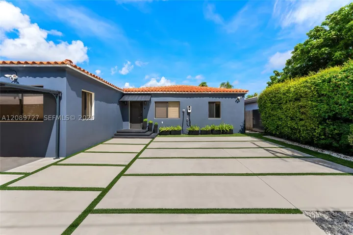 925 Stillwater Dr ., Miami Beach, Florida 33141