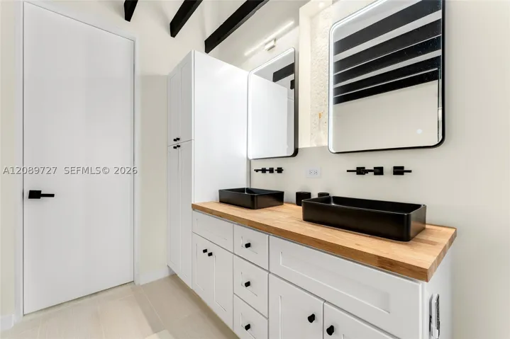 925 Stillwater Dr ., Miami Beach, Florida 33141