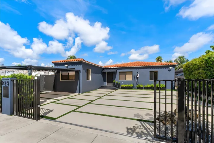 925 Stillwater Dr ., Miami Beach, Florida 33141