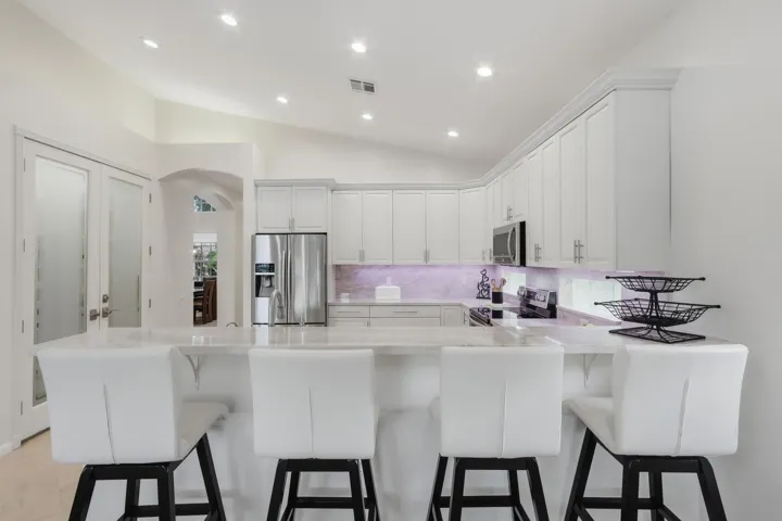 Eat-In Kitchen
