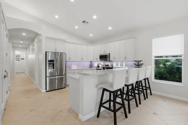 Eat-In Kitchen