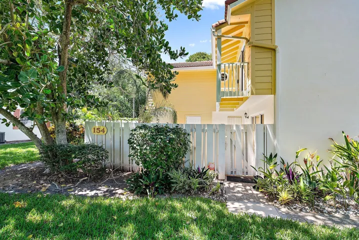 154 Seabreeze Circle-17