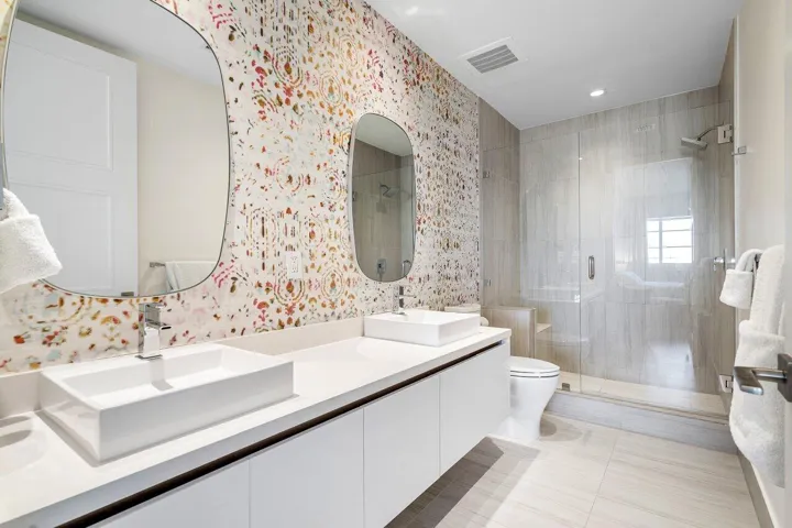 Guest Room Bath Ensuite