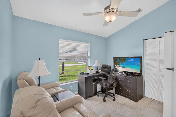2nd Bedroom - Den