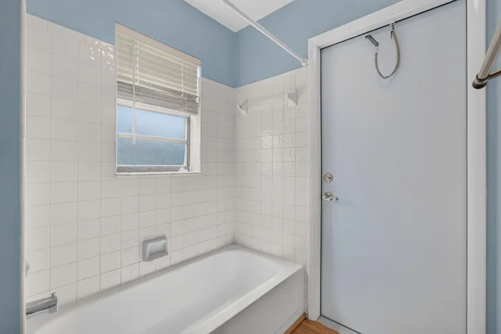 2nd Bathroom - Bathtub