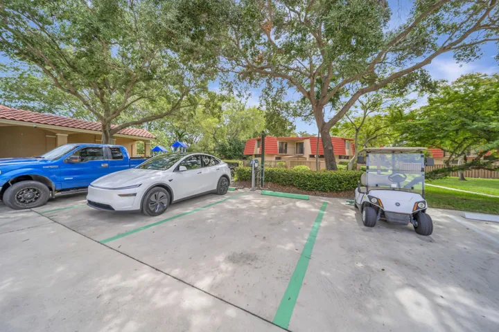 47_AMENITIES_EV CHARGE STATION