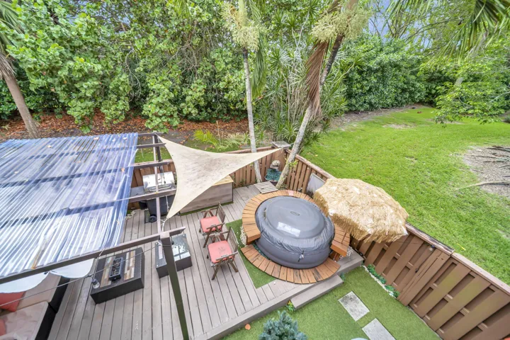 28_PATIO VIEW_FROM ABOVE