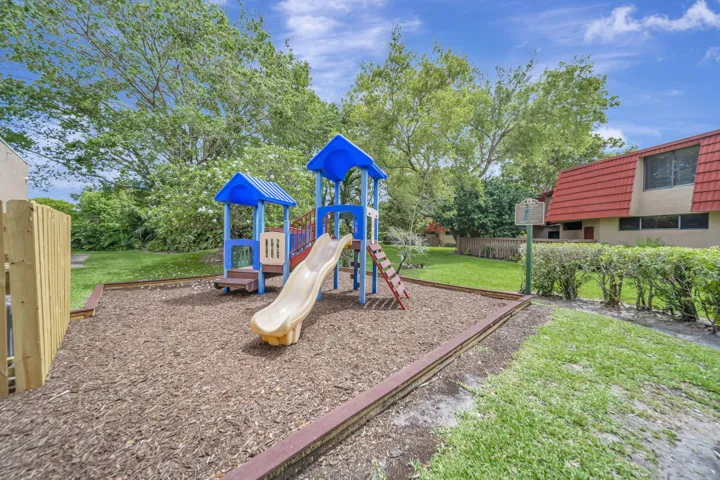 48_AMENITIES_PLAYGROUND