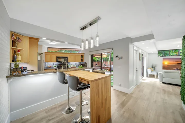 1_BREAKFAST AREA_KITCHEN_3