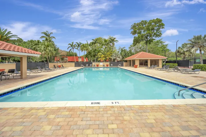 43B_AMENITIES_POOL_3