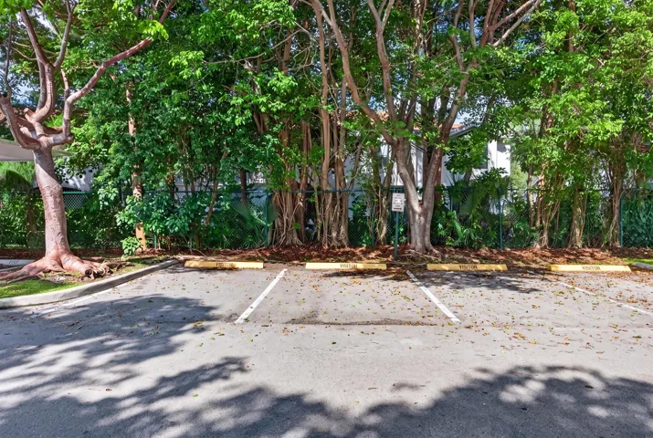 10765 apt 307-32