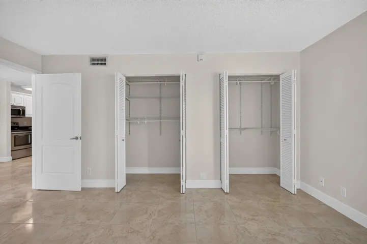 10765 apt 307-23