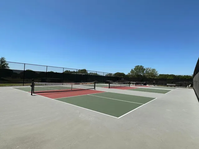 OTOW Pickleball Court