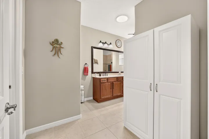 Spacious Esuite Master Bedroom