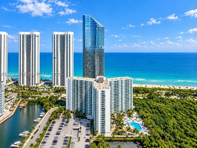 Aerial coastline view showing proximity to the beach and intracoastal.